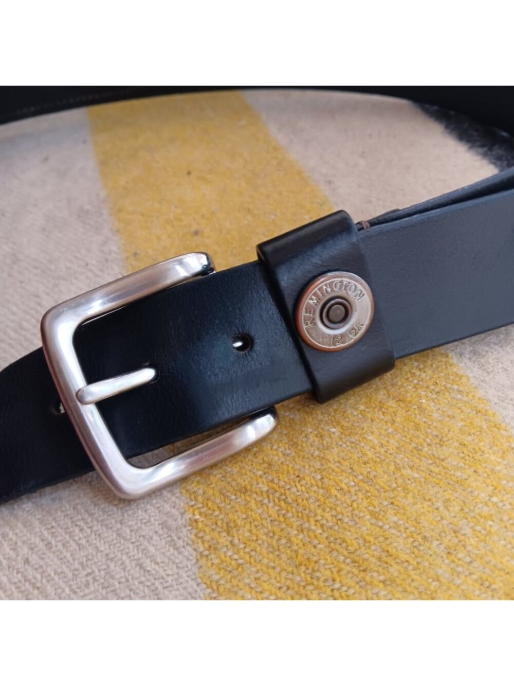 sz 40 Vintage 90's Black Leather Belt Remington 12 Guage Shotgun Shell Accents